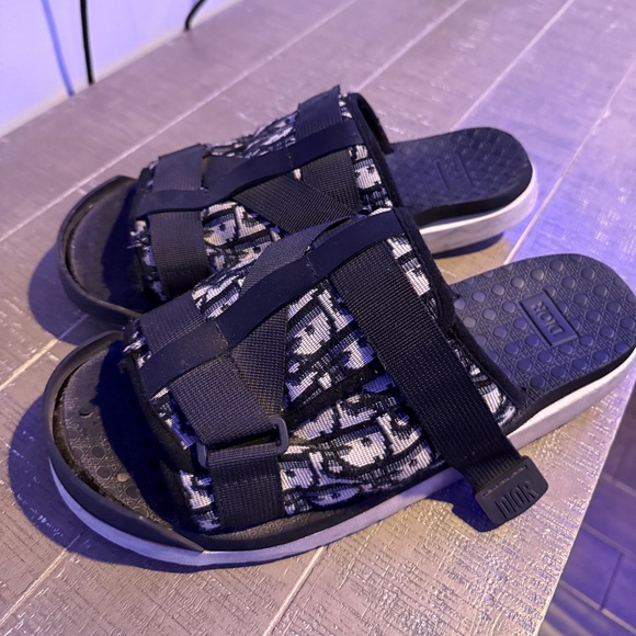 Dior slides - Picture 1 of 2